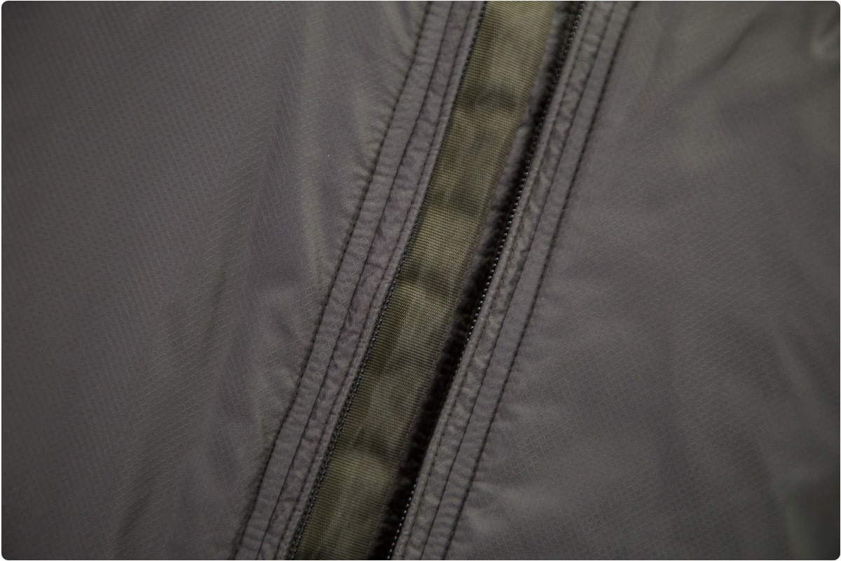 carinthia-kurtka-lig-4.0-oliwkowa-zamek